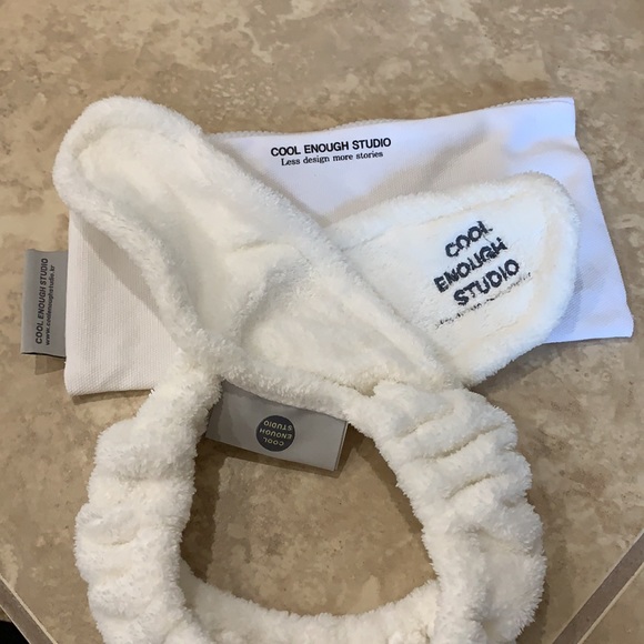 Cool Enough Studio | Bunny Ears Headband & Pouch - Picture 4 of 10